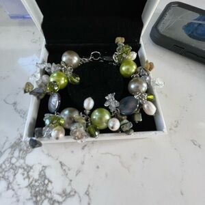 Elegant Pearl and Green Beaded Bracelet